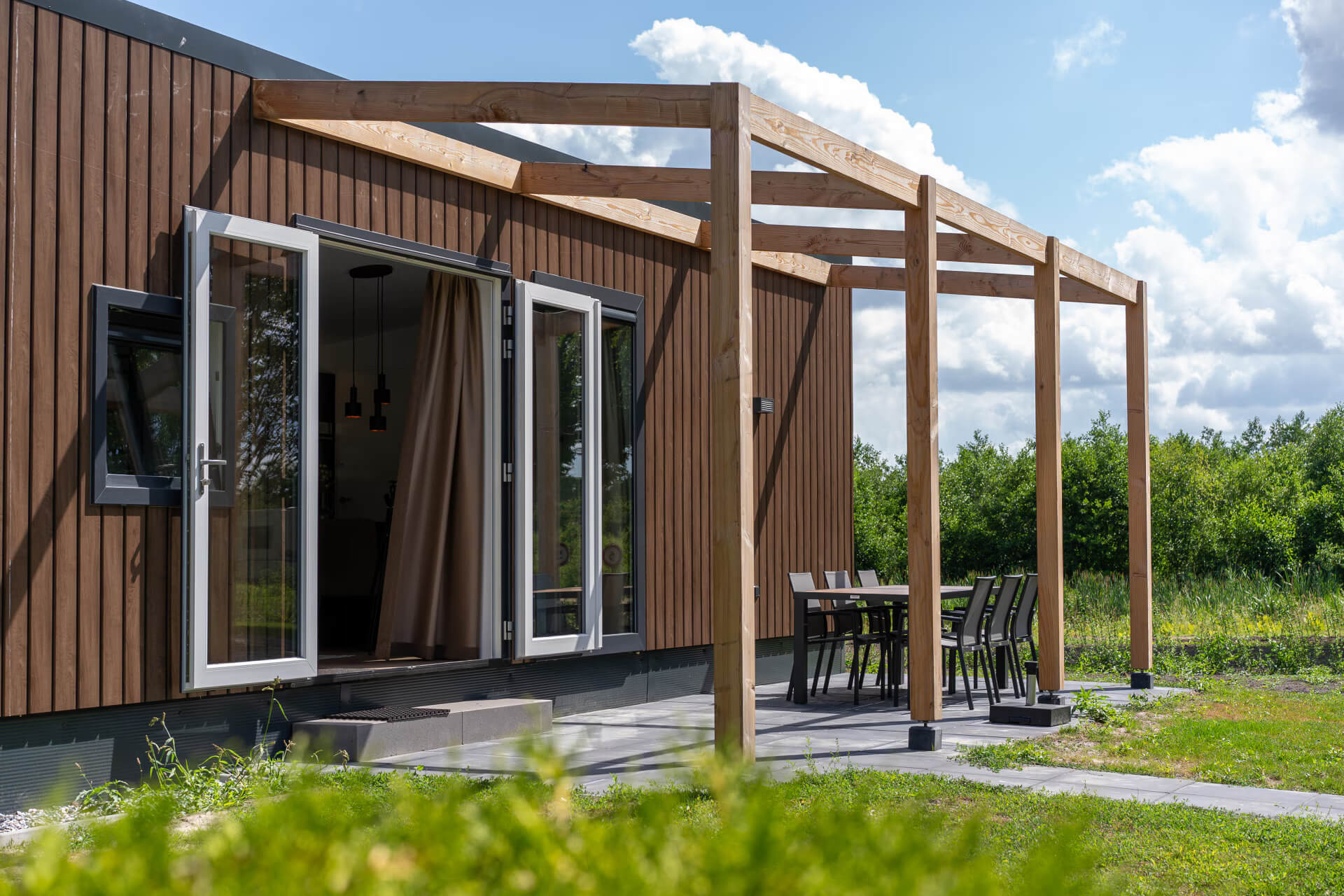 Hunzepark chalet Ripstaal stone framing