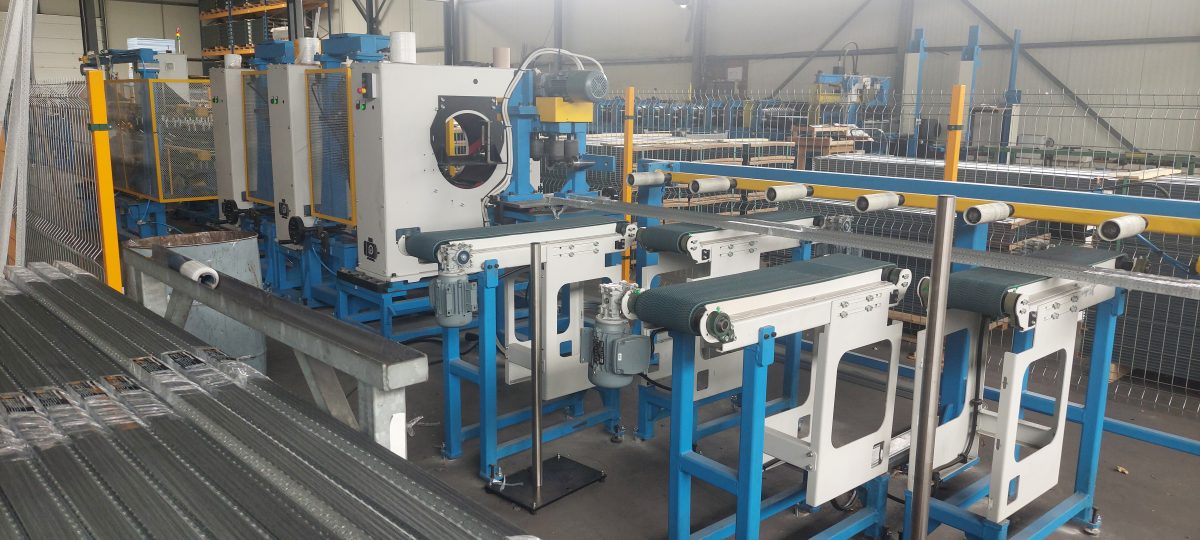 Walzprofiliermaschine Produktion Ripstaal Stuckprofile